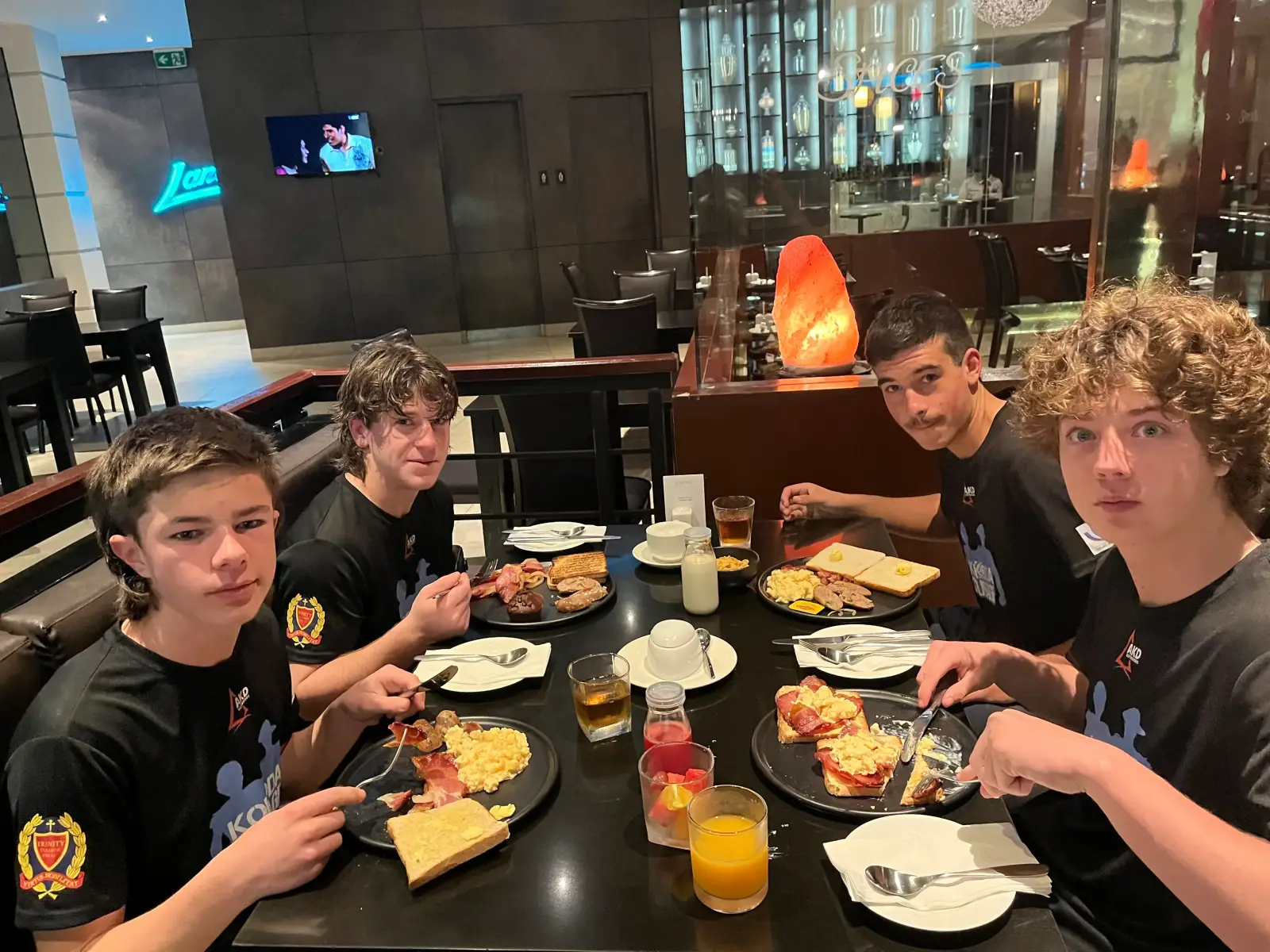Kokoda Courage family and youth trekkers — photo 2